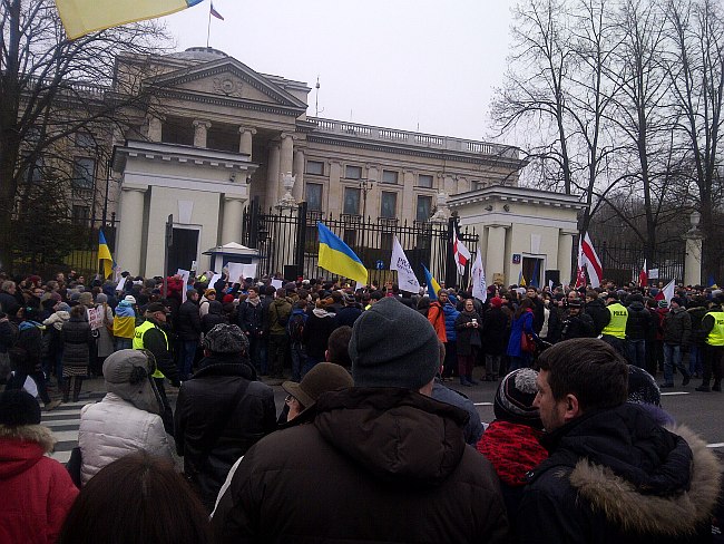 Manifestacja poparcia Ukrainy pod ambasadą Rosji w Warszawie/ fot. G. Stanisławski